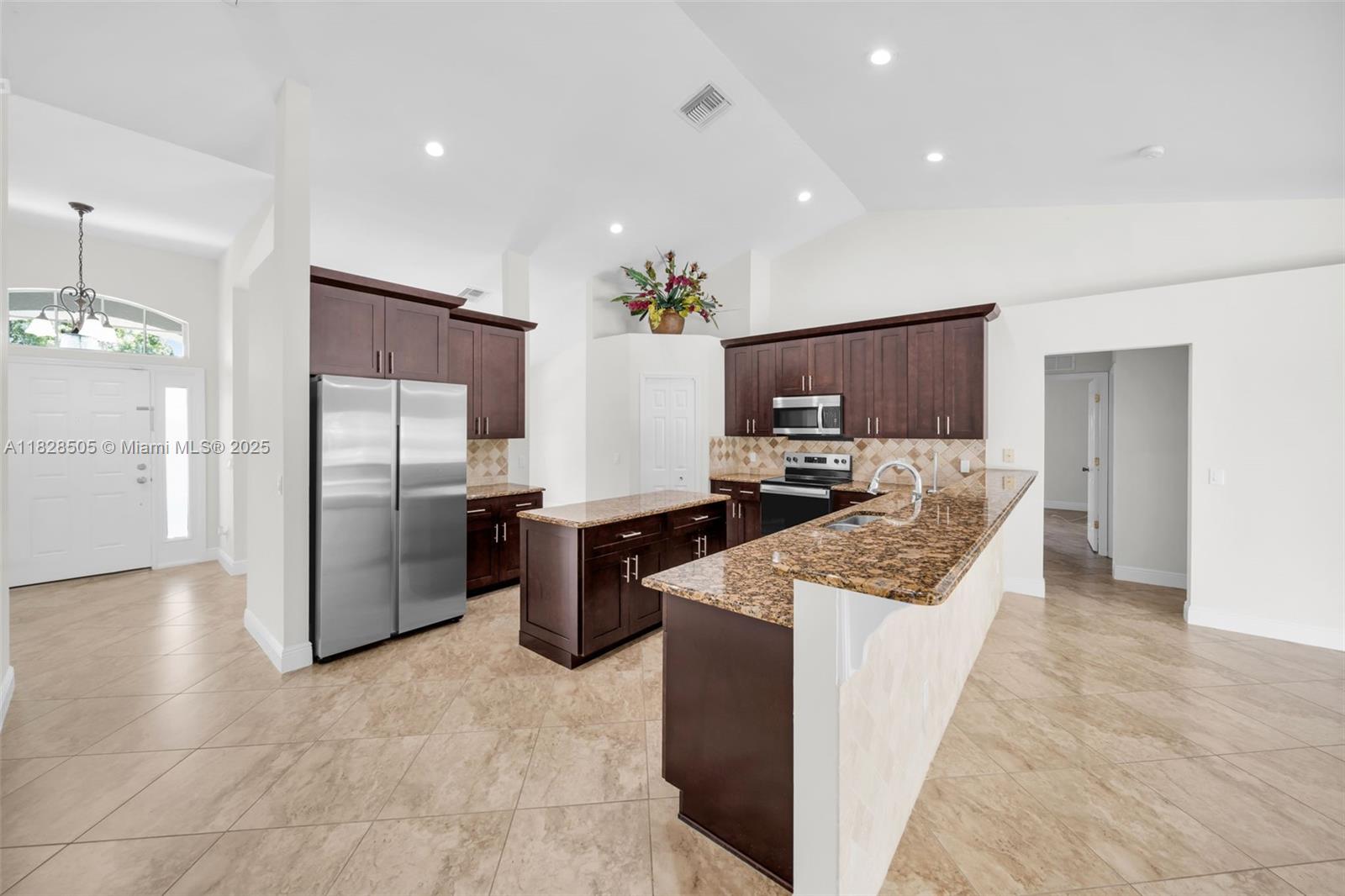 2206 NE 17th Pl, Cape Coral, Florida image 18