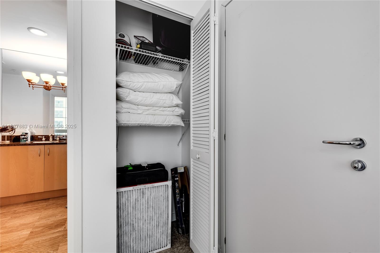 300 S Biscayne Blvd #T-1403, Miami, Florida image 18