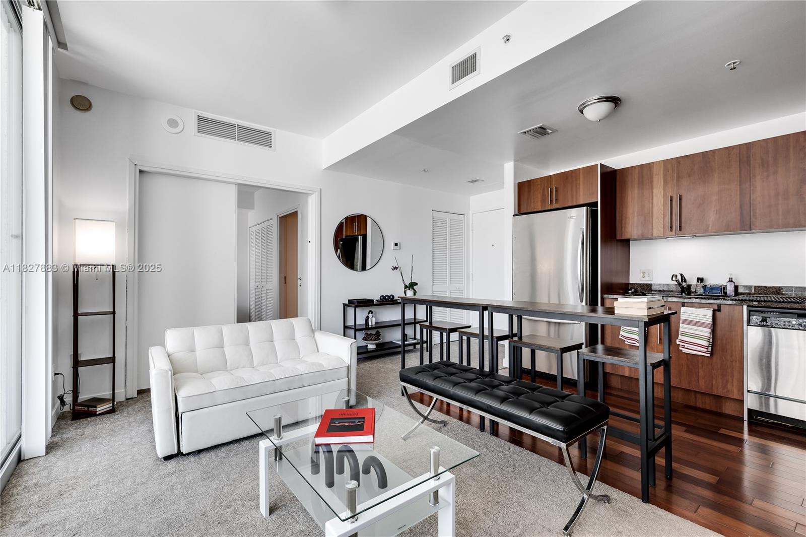 300 S Biscayne Blvd #T-1403, Miami, Florida image 2