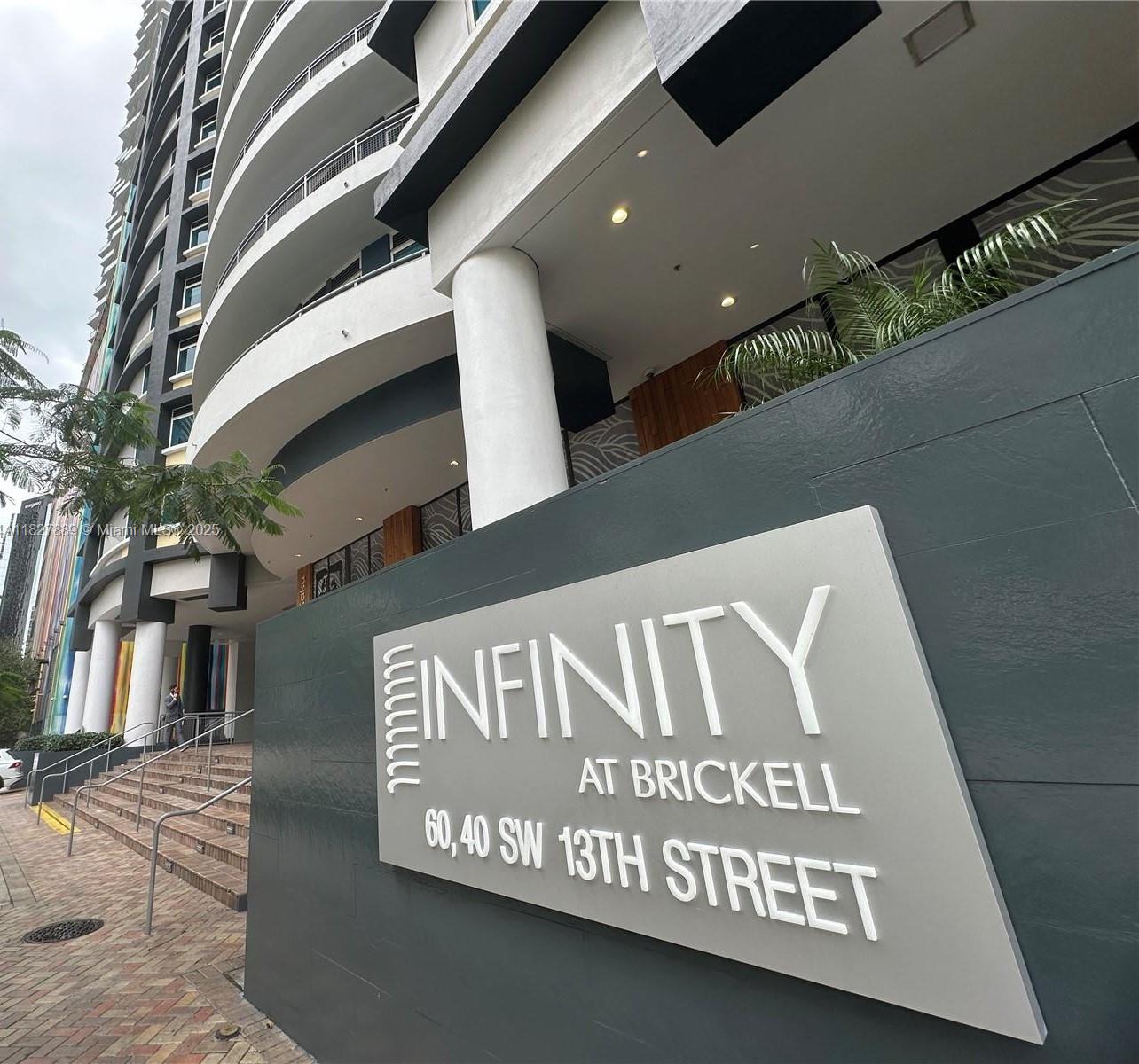 Condo for Sale in Miami, FL