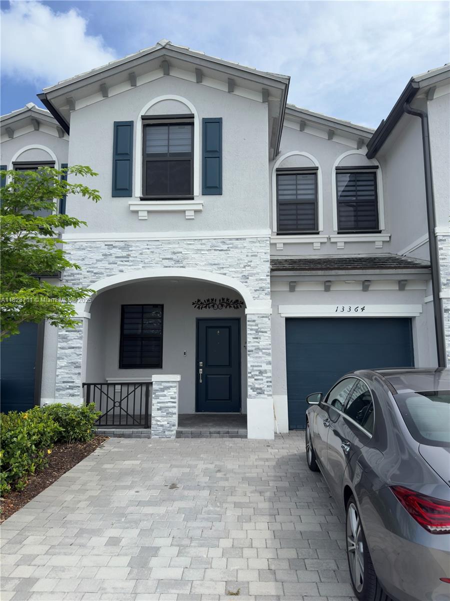 TOWNHOUSE 3 BED / 2.5 BATHS, IN THE MOST DESIRABLE COMMUNITY IN PINE VISTA, CLOSE TO SHOPING CENTER, RESTAURANTS. ONE CAR GARAGE + 2 PARKING SPACE, TILE ON FIRST FLOOR. KITCHEN WITH QUARTZ COUNTERTOP AND SS APLIANCES, NICE RENOVATED PATIO, LARG WALK-IN CLOSET IN THE MASTER BEDROOM, BIG FAMILY ROOM AND HALF BATHROOM DOWNSTAIRS, WASHER AND DRYER INSIDE THE UNIT. LOVELY BACKYARD. NEAR TURNPIKE. EASY TO SHOW!!!