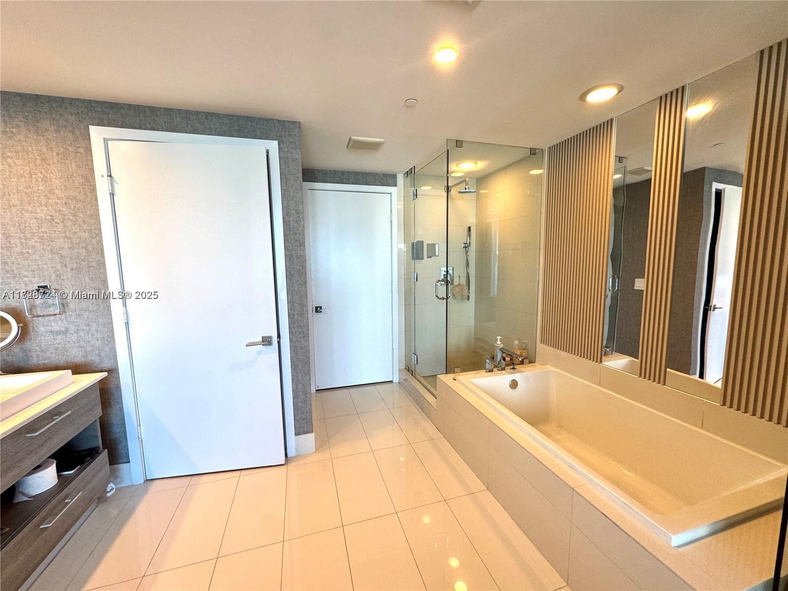 650 NE 32nd St #1401, Miami, Florida image 20