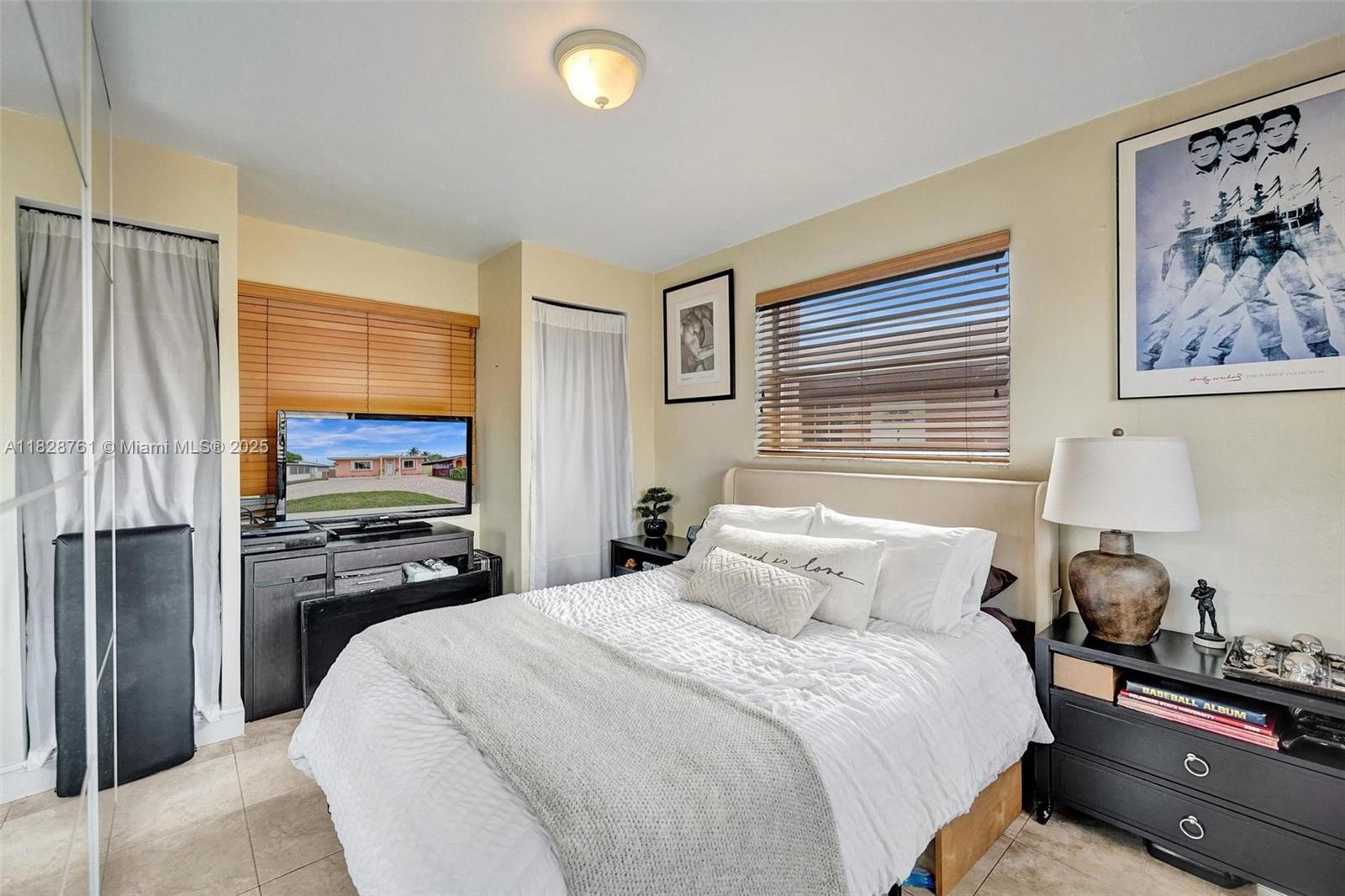 2435 Wilson Street, Hollywood, Florida image 14