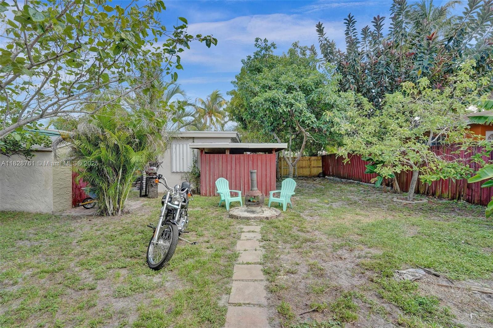 2435 Wilson Street, Hollywood, Florida image 23