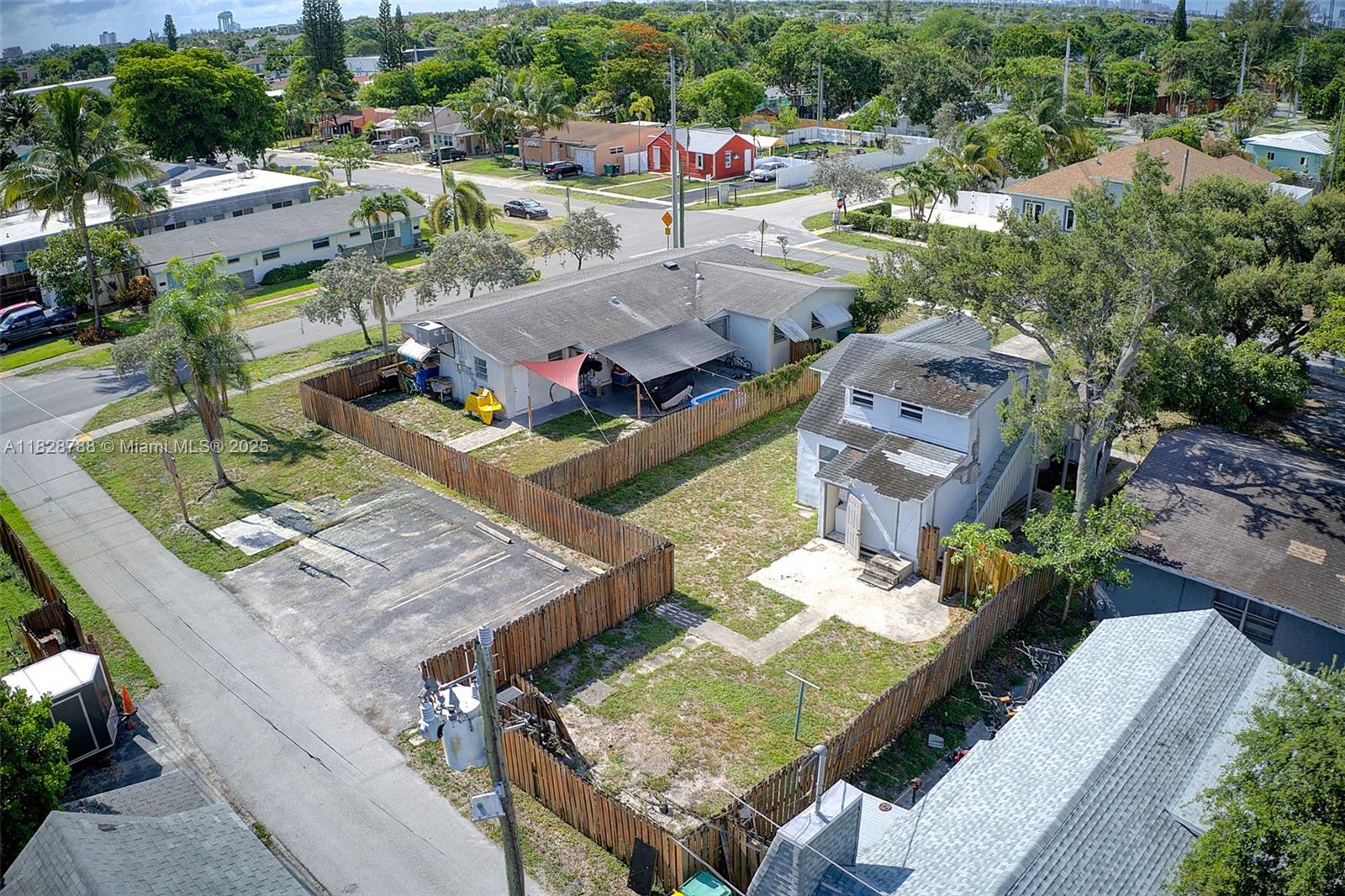 212 SW 11th St, Dania Beach, Florida image 40