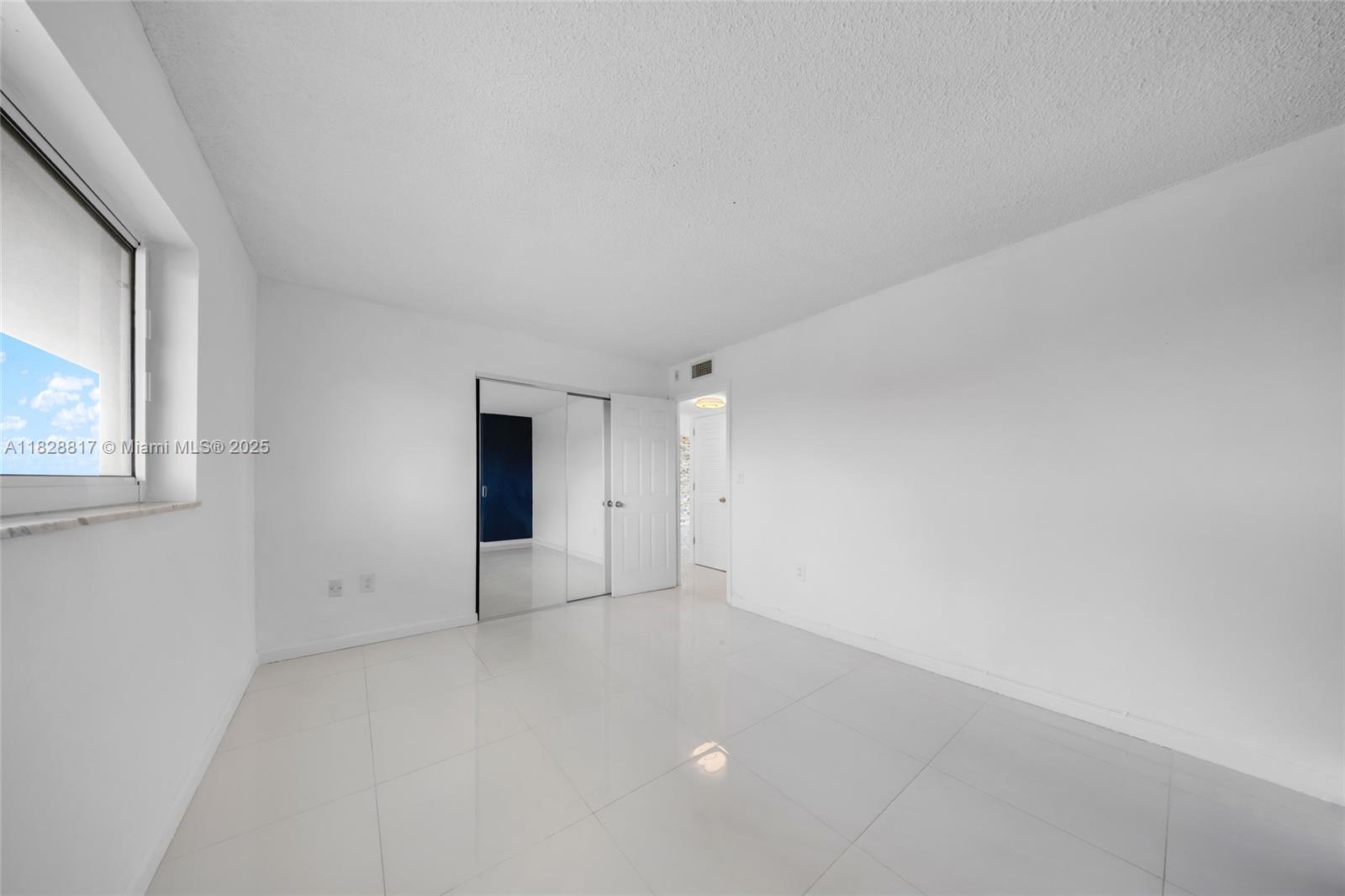 1175 NE Miami Gardens Dr #703, Miami, Florida image 17