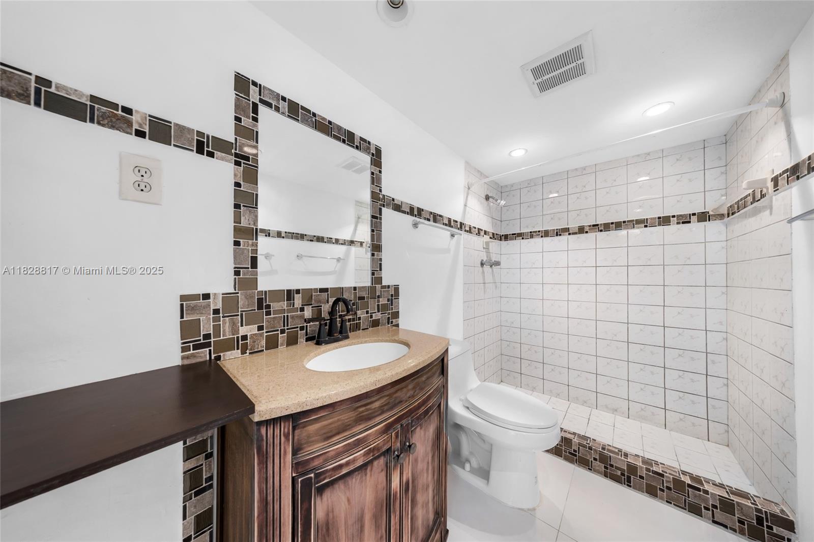 1175 NE Miami Gardens Dr #703, Miami, Florida image 18