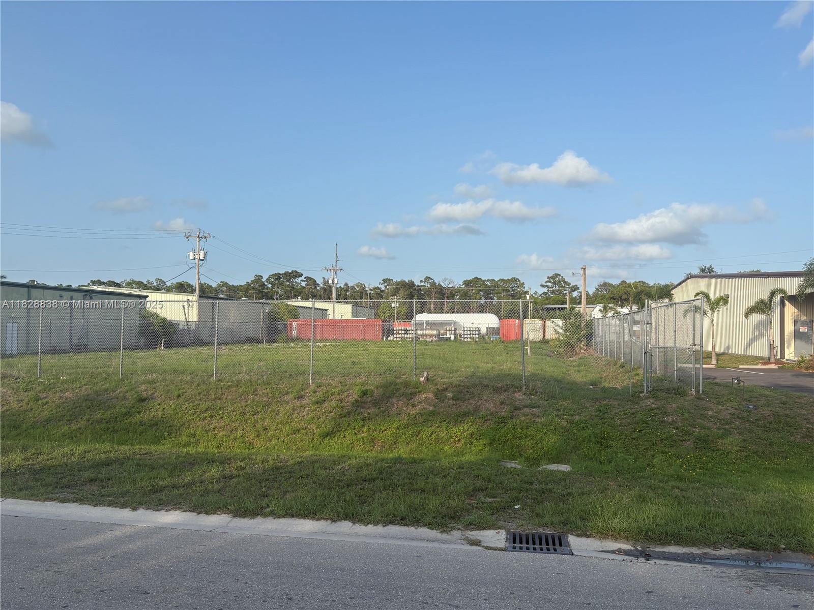 2513 NE 9th Ave, Cape Coral, Florida image 6