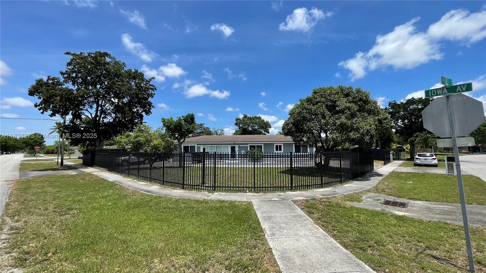 499 W Melrose Cir, Fort Lauderdale, Florida image 2