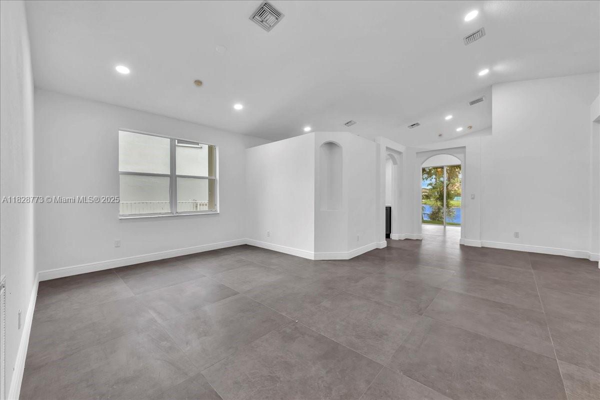 5046 SW 137th Ter, Miramar, Florida image 10