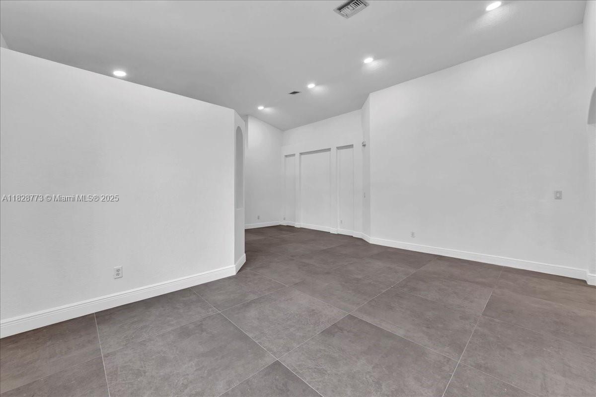 5046 SW 137th Ter, Miramar, Florida image 11