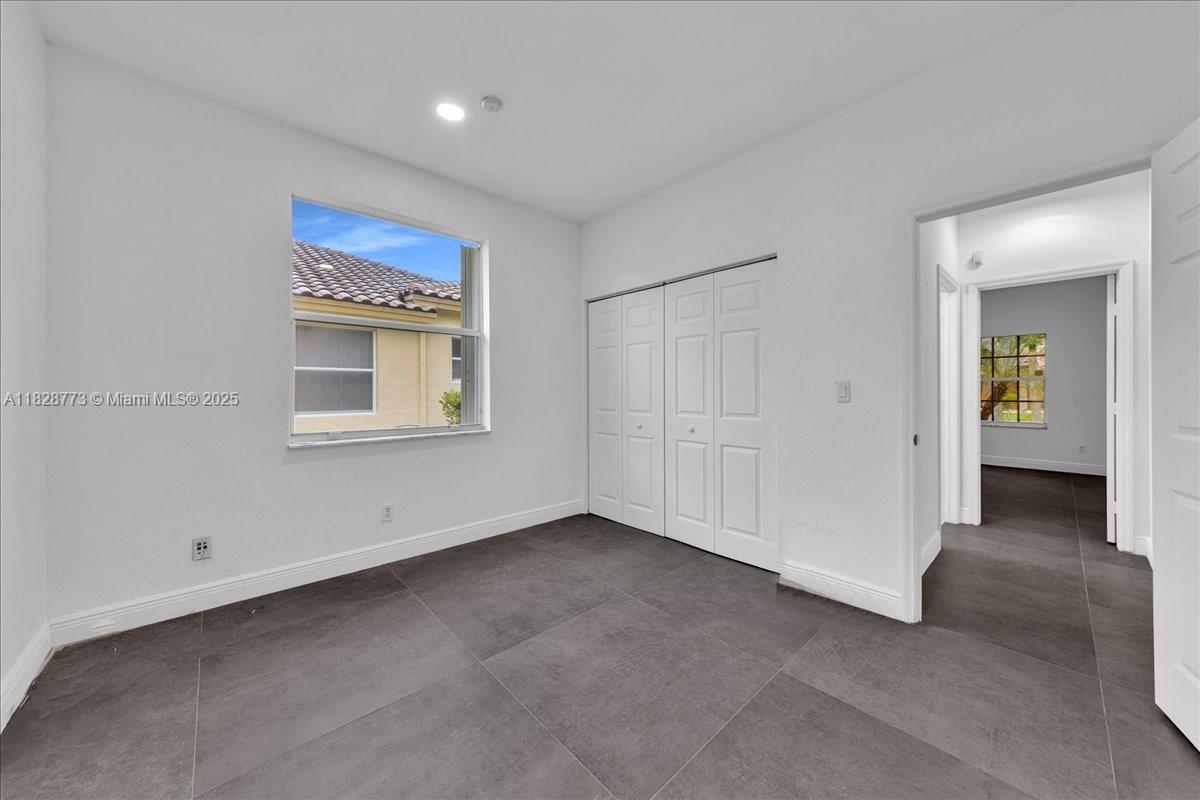 5046 SW 137th Ter, Miramar, Florida image 5