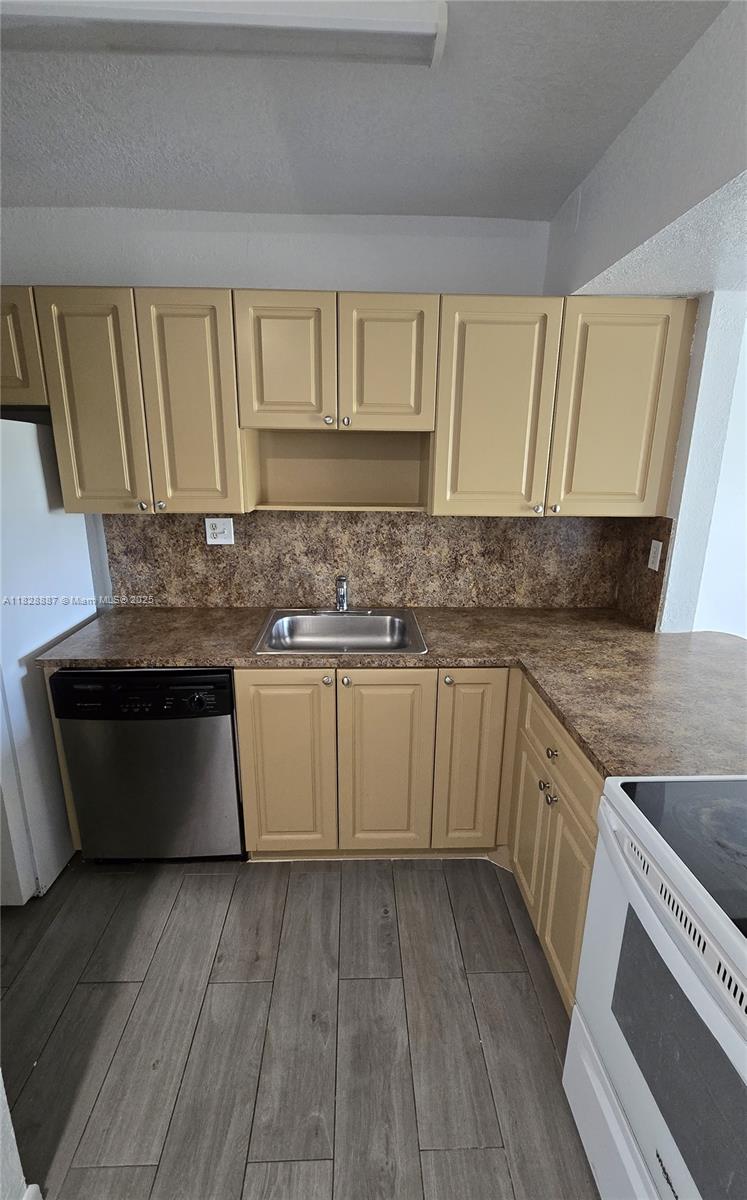 Property photo # 7