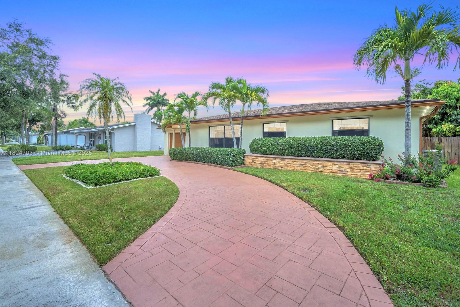 10421 SW 50th Pl, Cooper City, Florida image 2