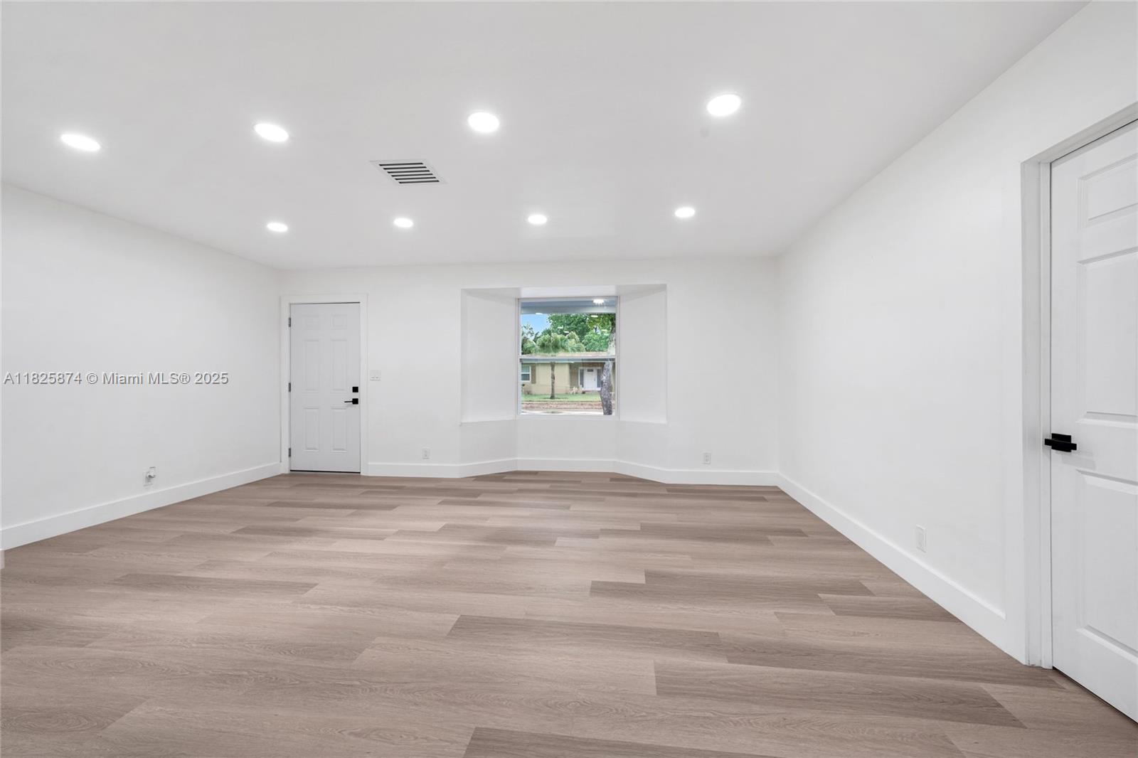 4290 NW 38th Ave, Lauderdale Lakes, Florida image 6