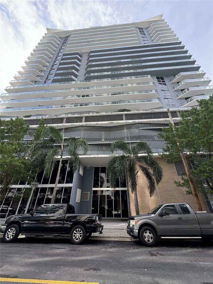1010 SW 2nd Ave #PH06, Miami, Florida image 2