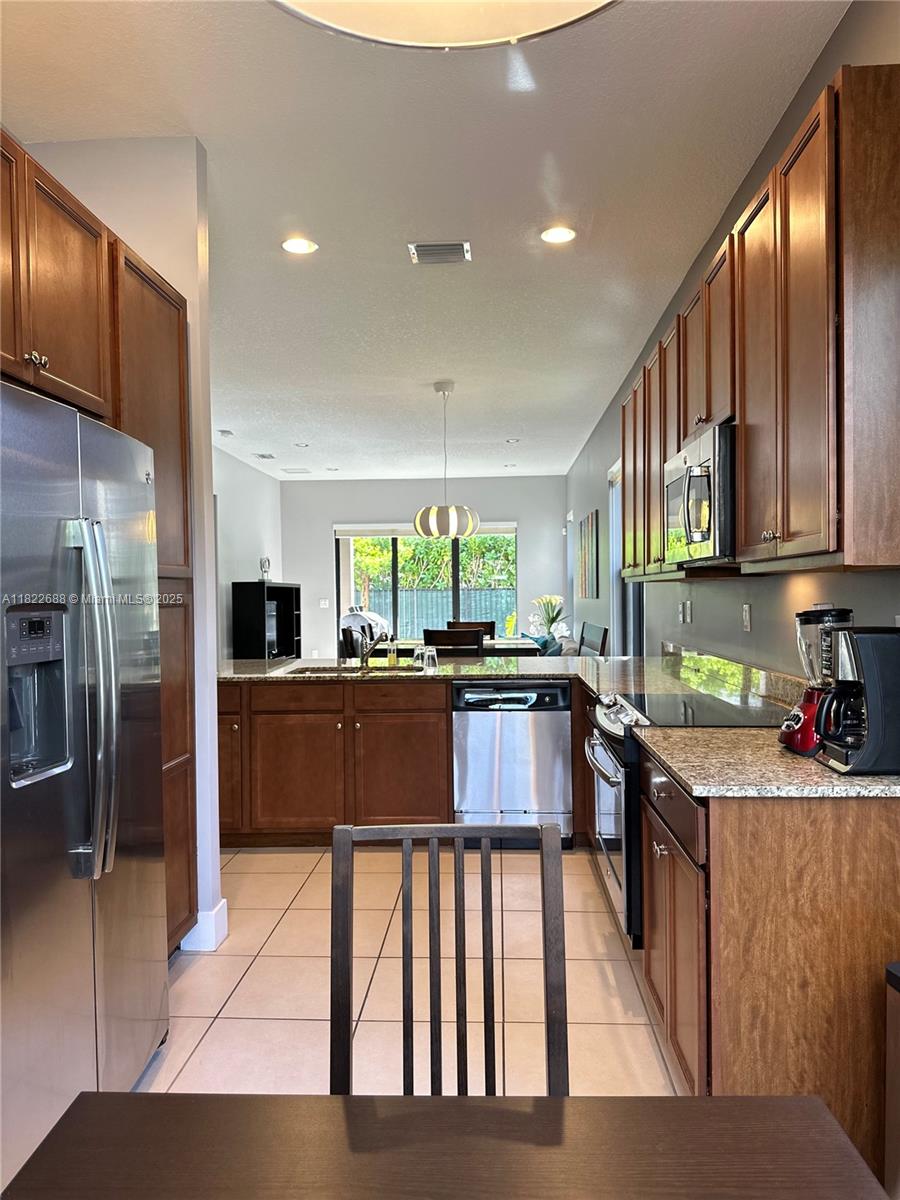 3278 W 97th Ter, Hialeah, Florida image 32