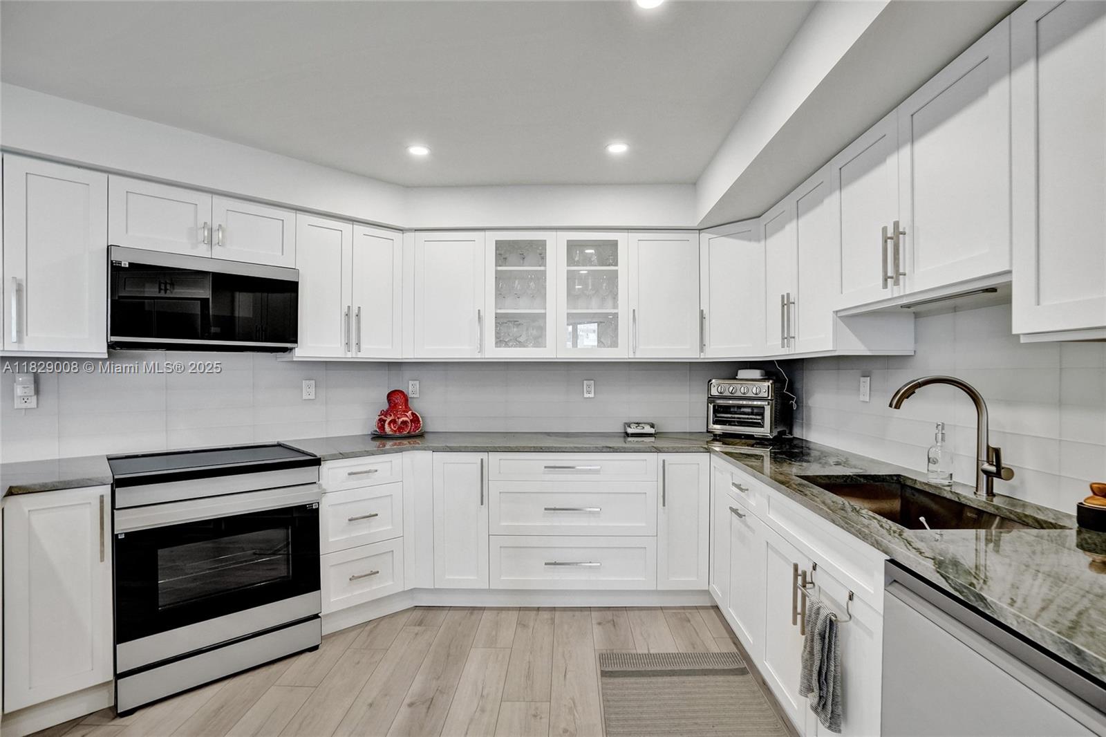 1340 S Ocean Blvd #403, Pompano Beach, Florida image 32
