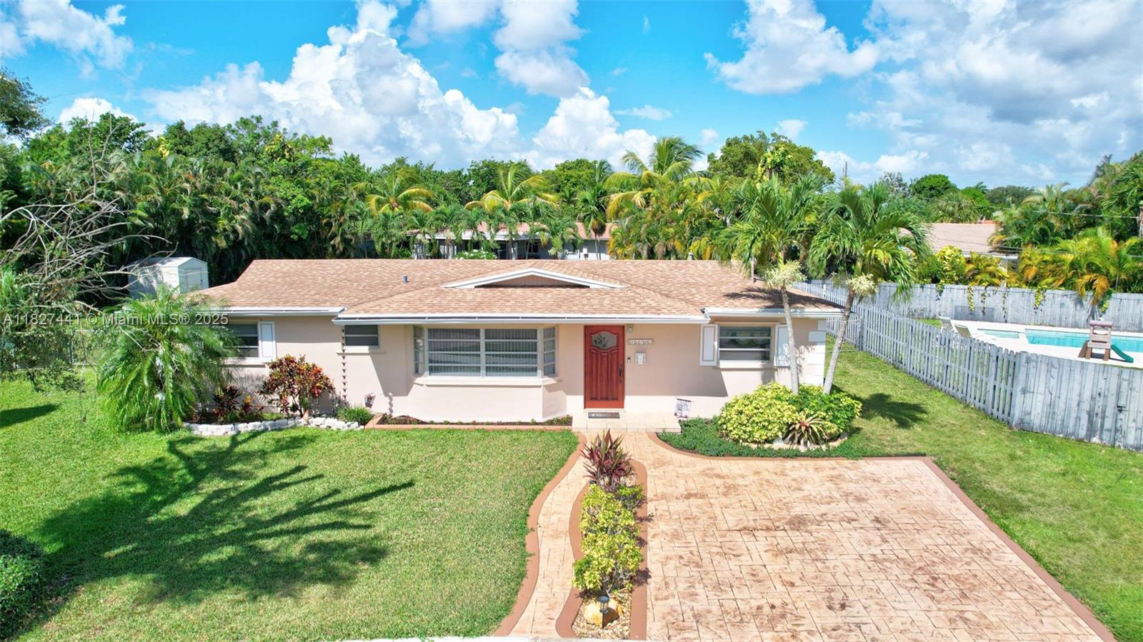 16702 NW 73rd Ct, Hialeah, Florida image 1