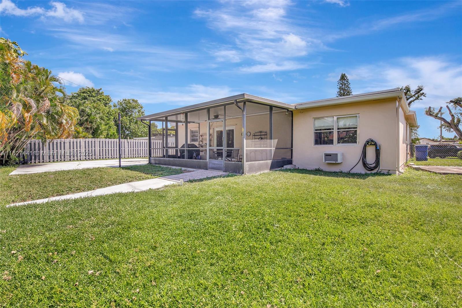 16702 NW 73rd Ct, Hialeah, Florida image 43
