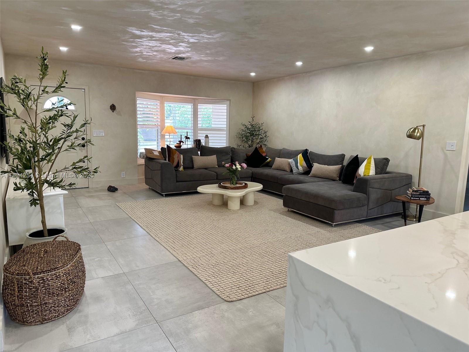 1330 Harrison St, Hollywood, Florida image 22