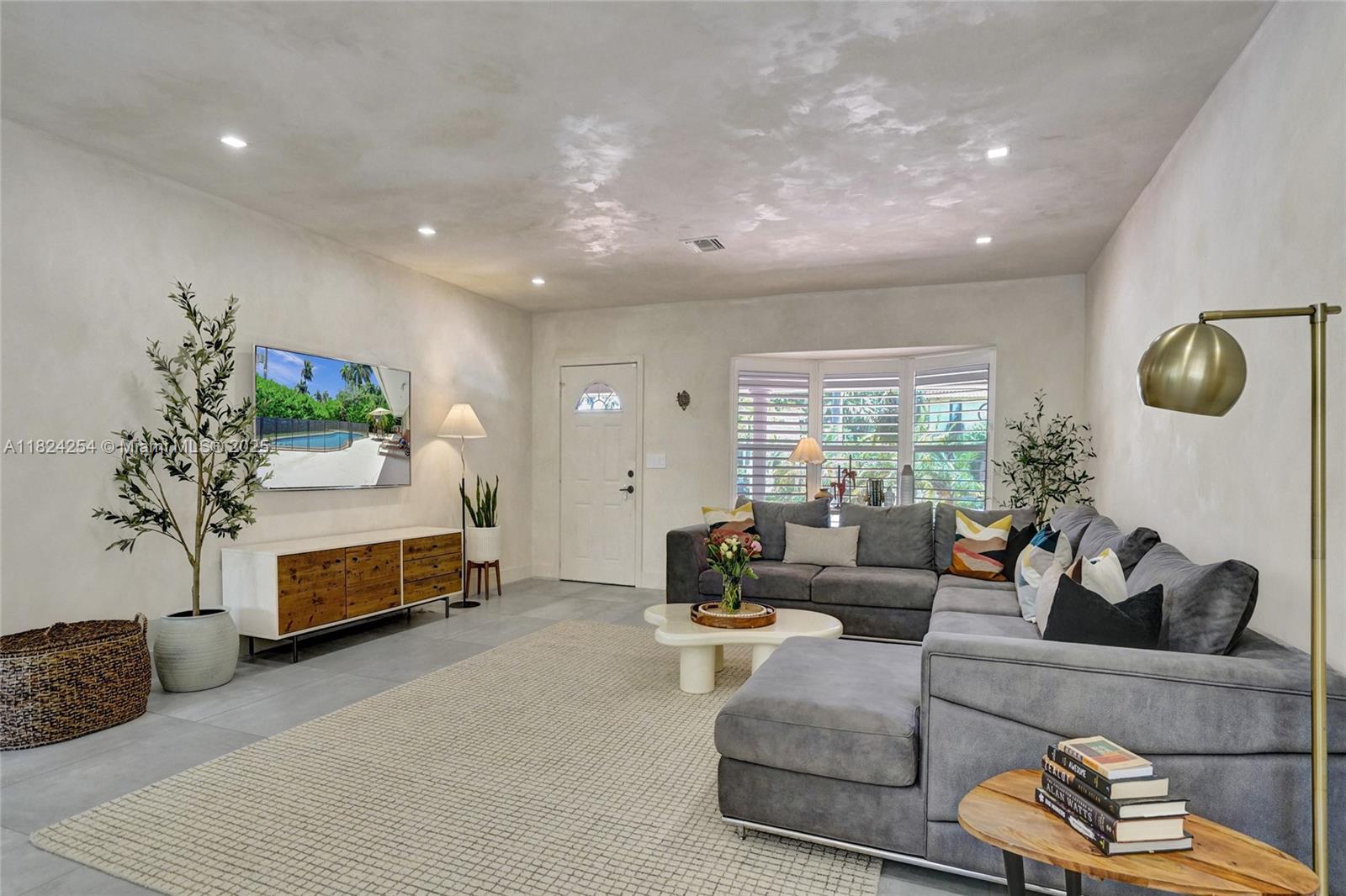 1330 Harrison St, Hollywood, Florida image 24