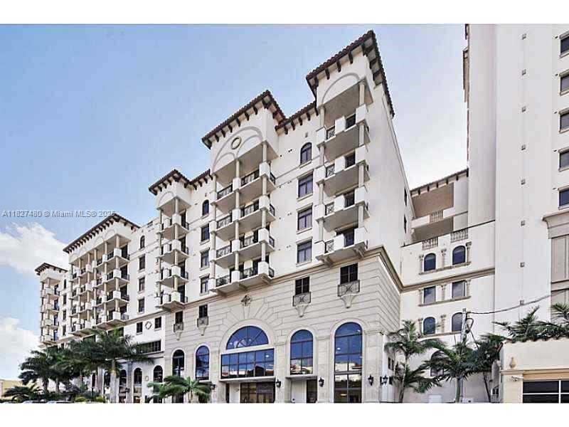 Rent unit at ponce tower condo!! 1 Bed/ 1 Bath with high ceiling and balcony overlooking the pool ara, washer and
dryer inside the unit, open kitchen with stainless steel appliances and amenities includes GYM, game room and pool.