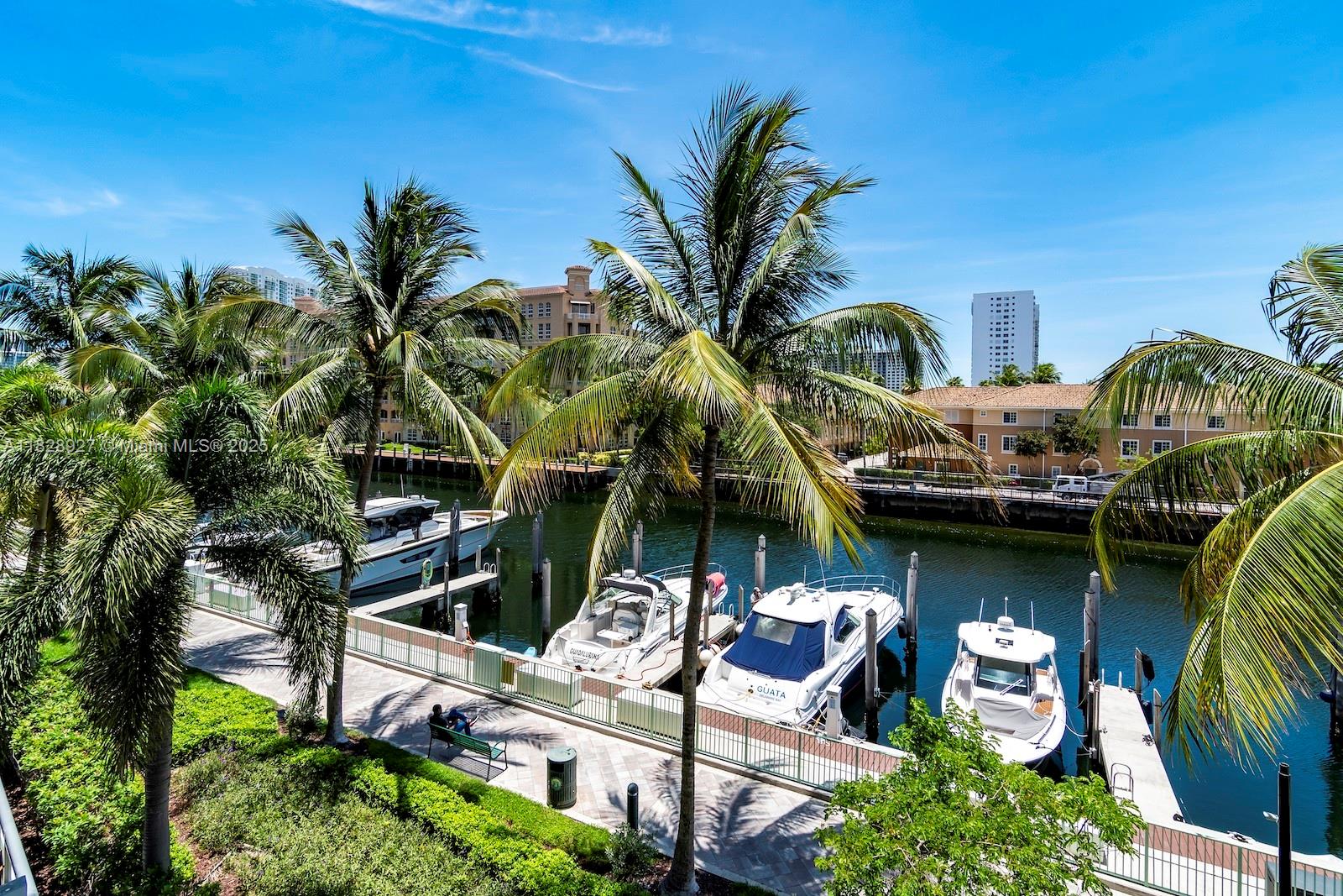 Condo for Sale in Aventura, FL