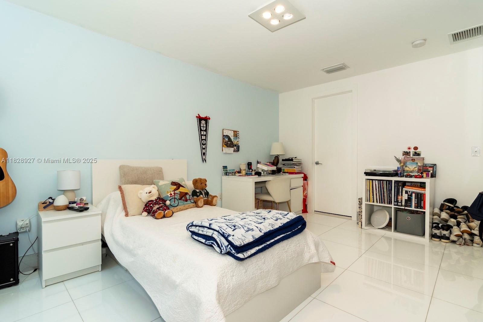 2950 NE 188th St #202, Aventura, Florida image 26