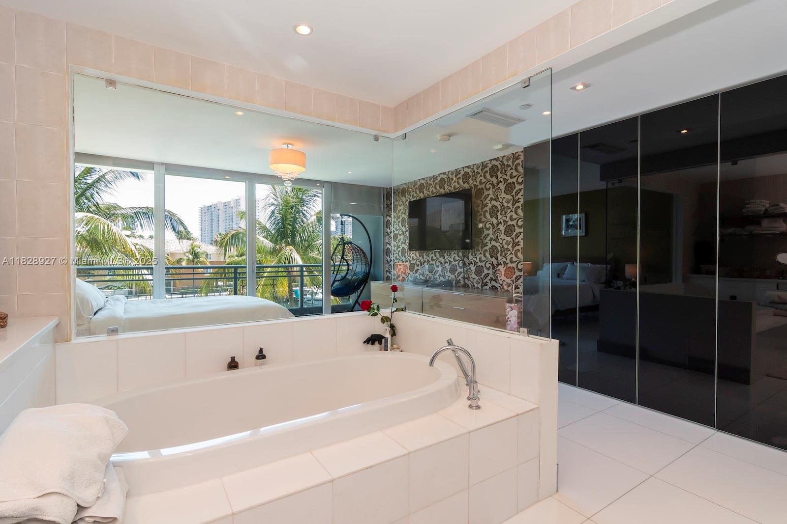 2950 NE 188th St #202, Aventura, Florida image 34