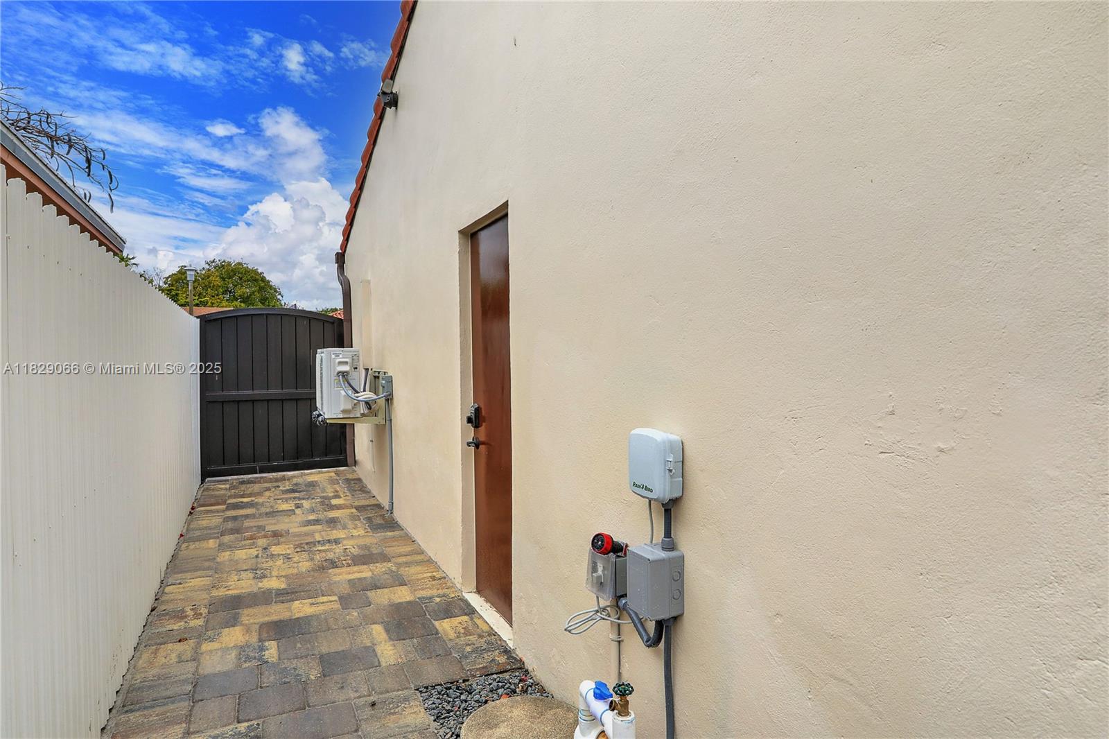 Property photo # 3