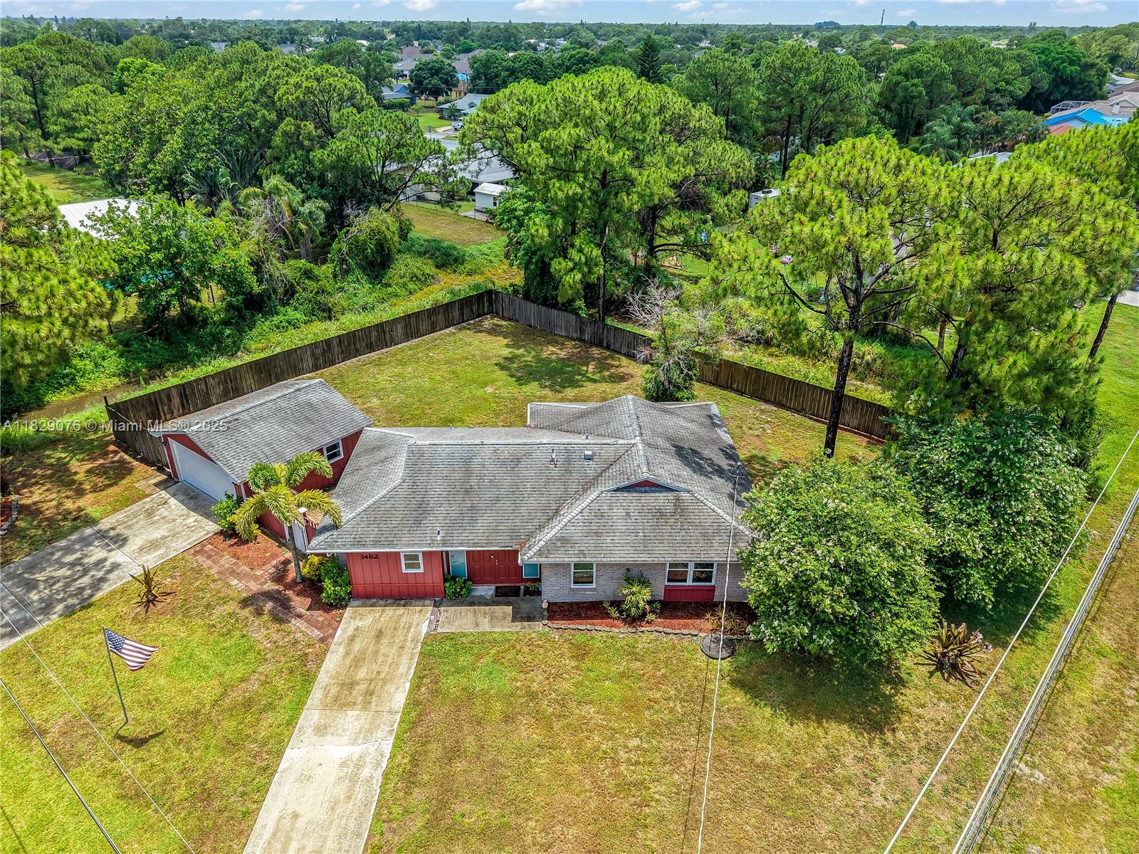 1482 SE Manth Ln, Port St. Lucie, Florida image 33