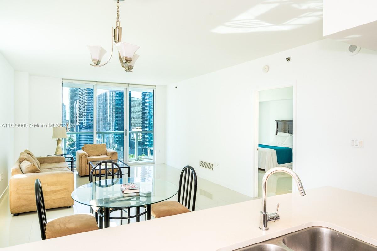 Apartamento para Alugar em Miami, FL