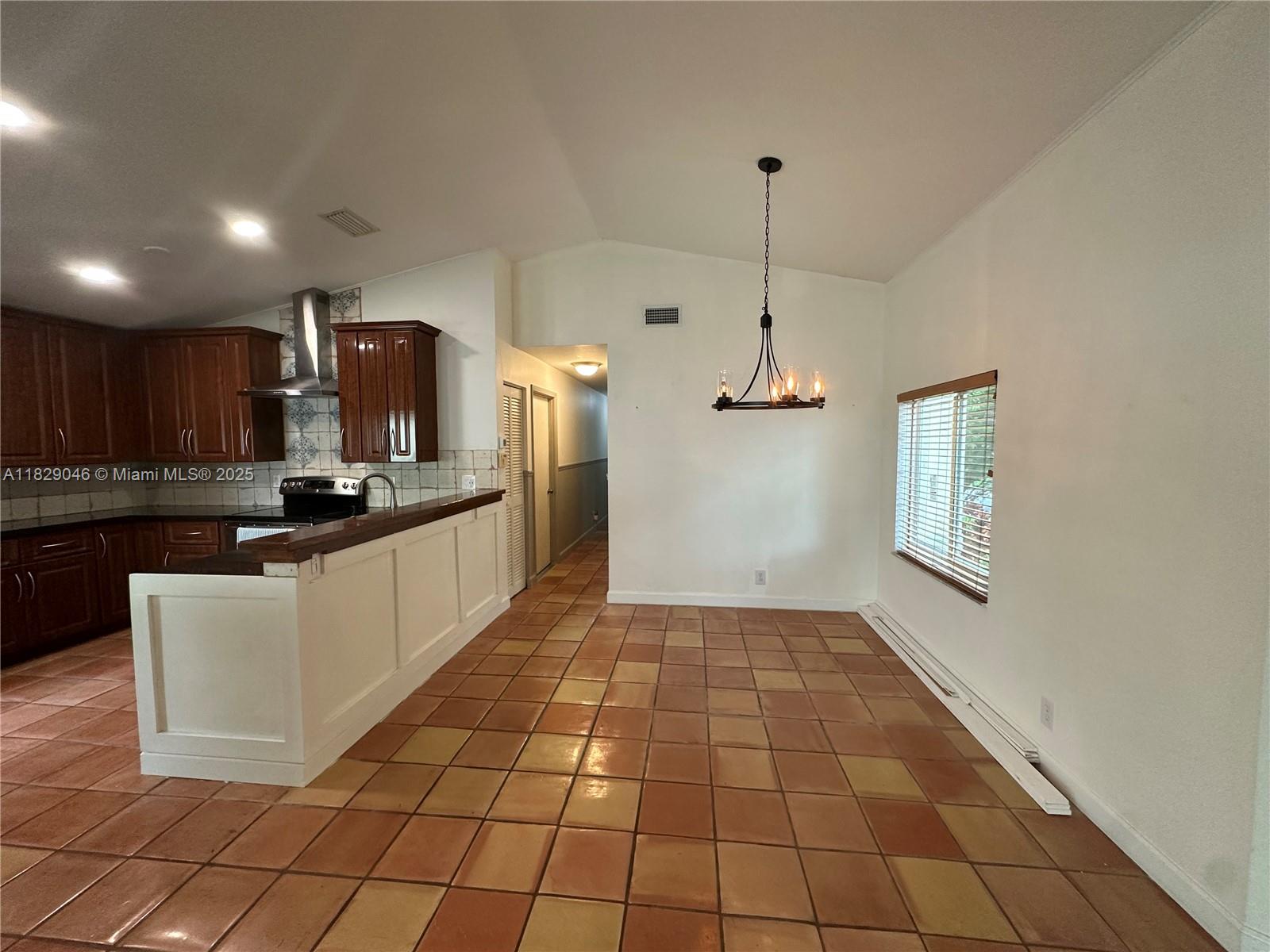 17253 NW 6th Ct, Pembroke Pines, Florida image 2