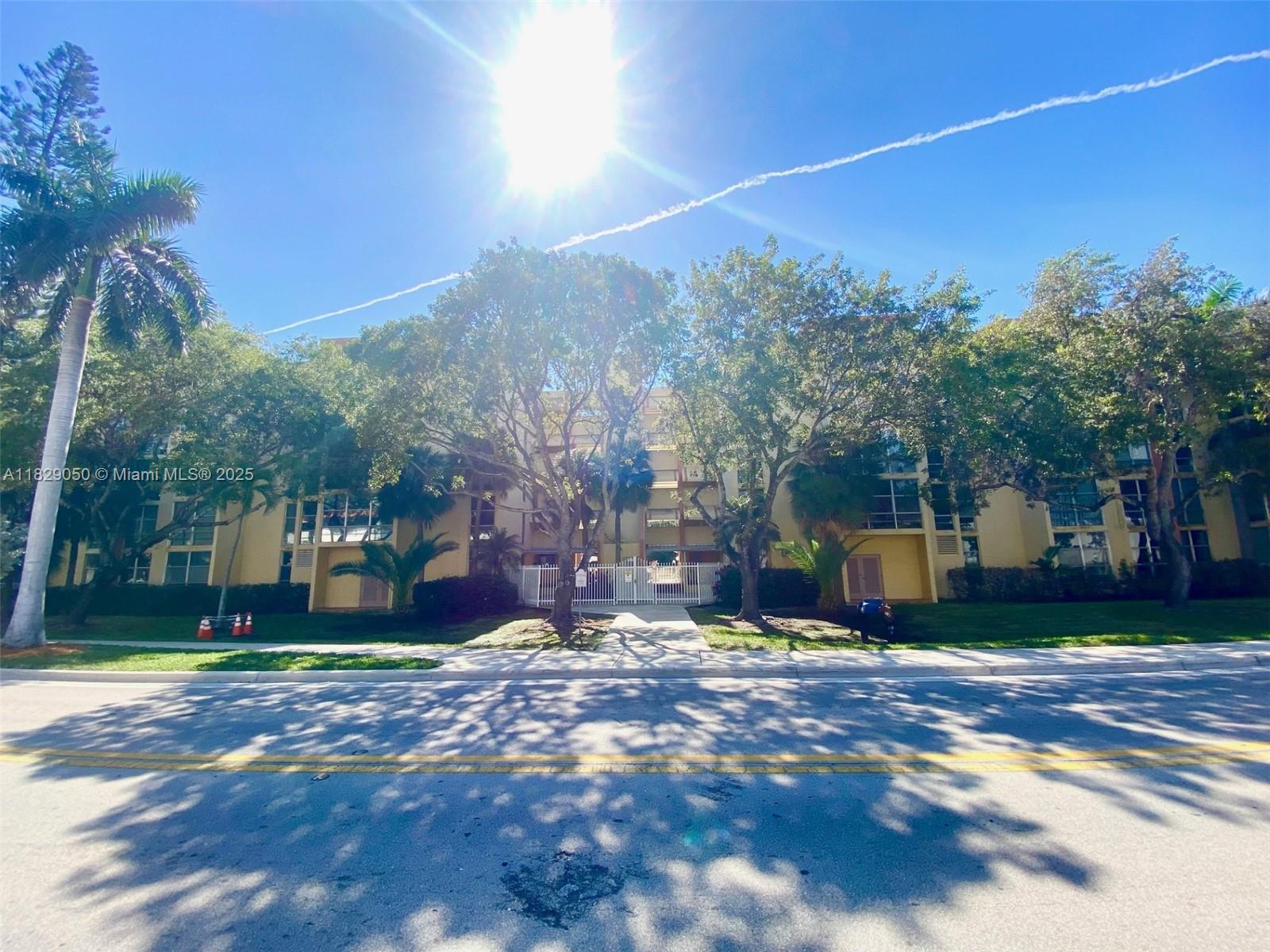 210 172nd St #226, Sunny Isles Beach, Florida image 34
