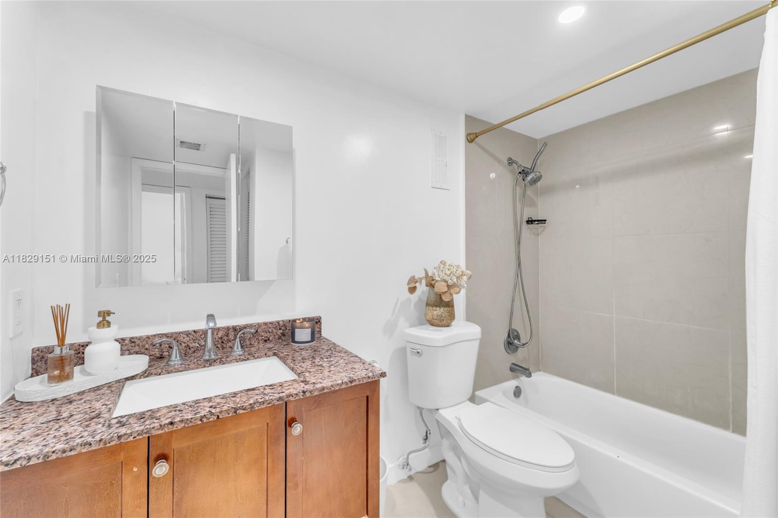 7115 Miami Lakes Dr #N28, Miami Lakes, Florida image 22