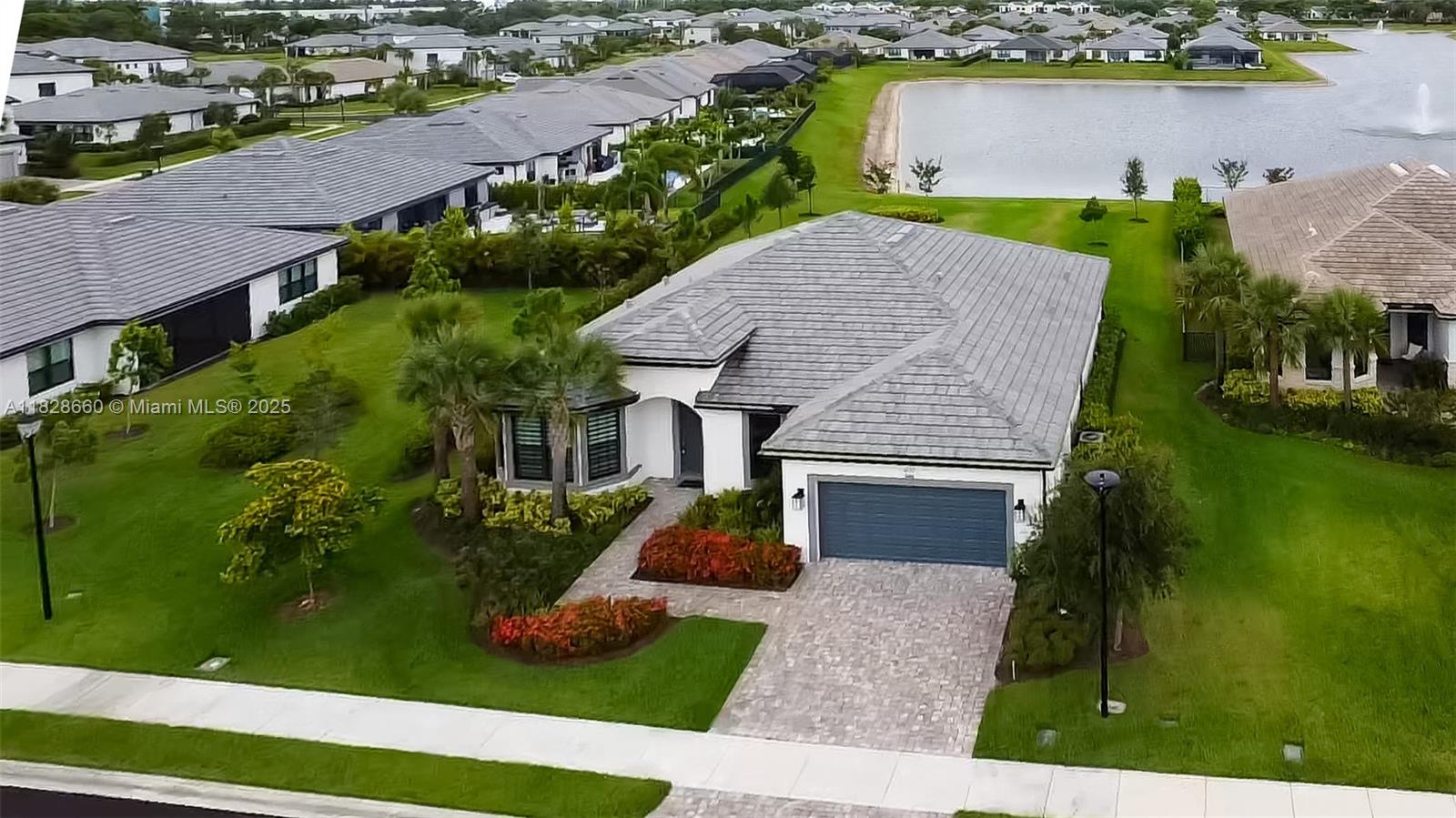 4527 Blessed Place Dr, Oakland Park, Florida 33309