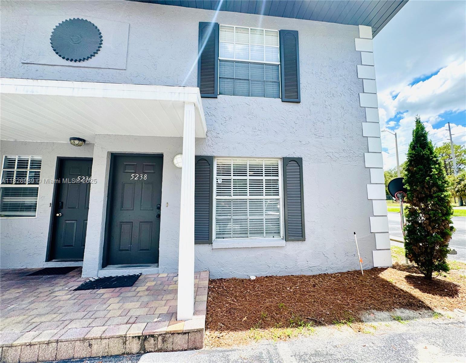 5238 Sunridge Palms Dr, Tampa, Florida image 2