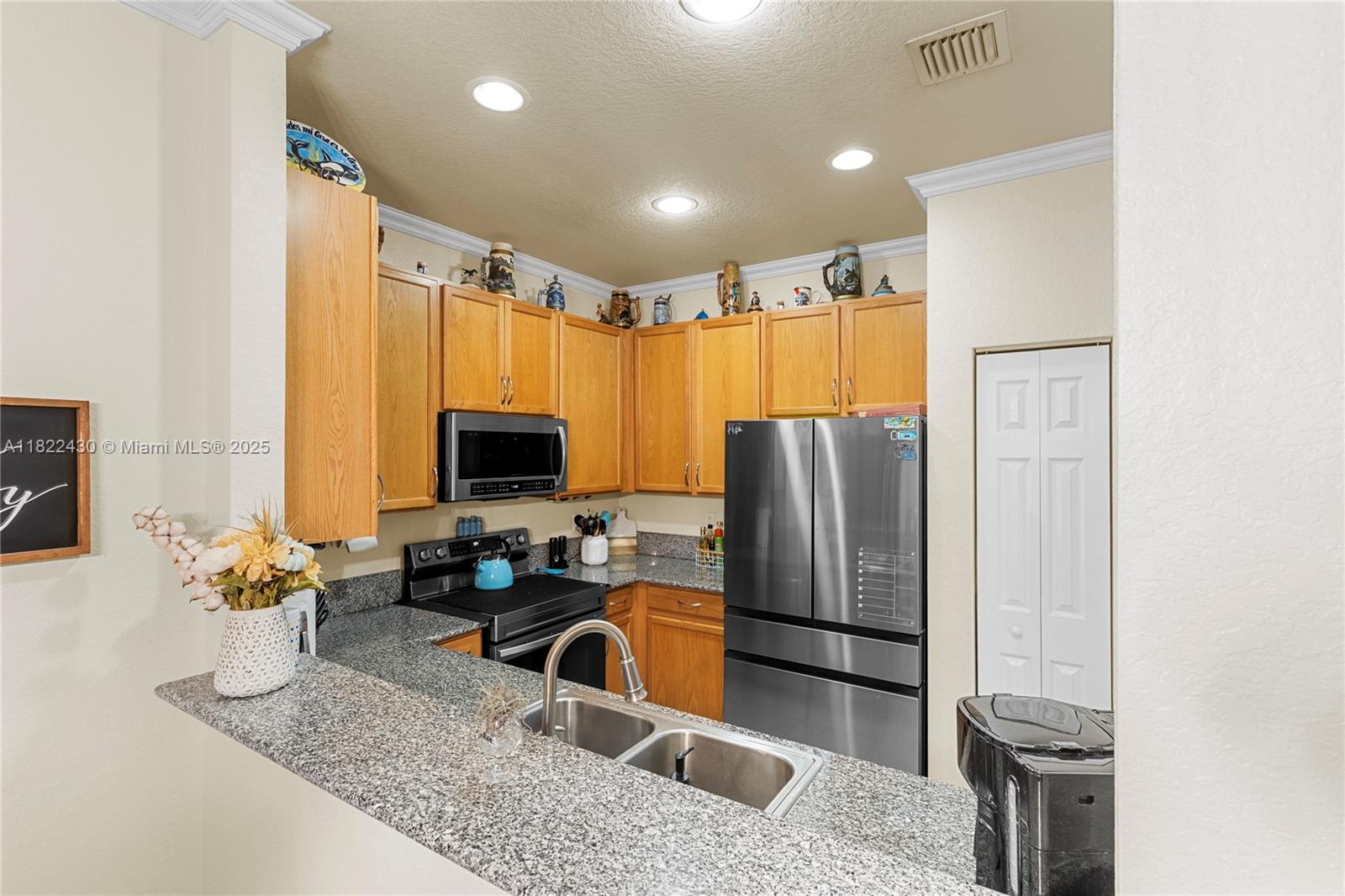19900 E Country Club Dr #104, Aventura, Florida image 10