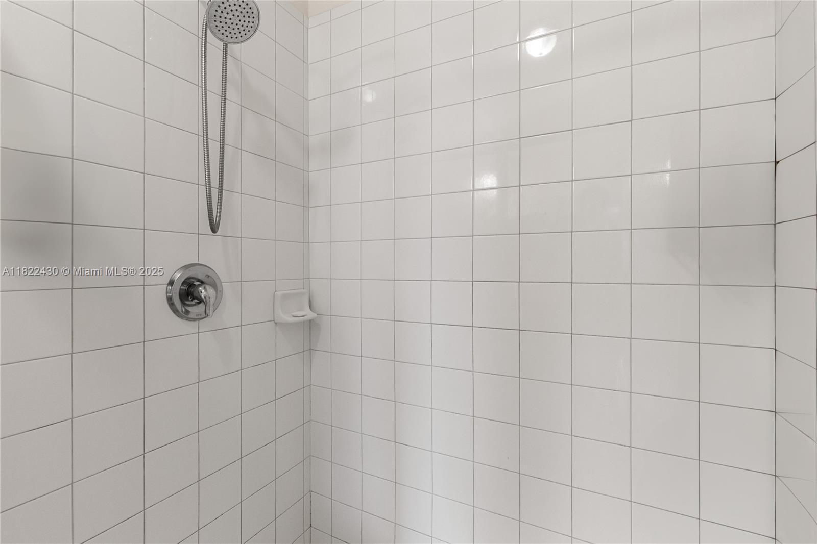 19900 E Country Club Dr #104, Aventura, Florida image 17