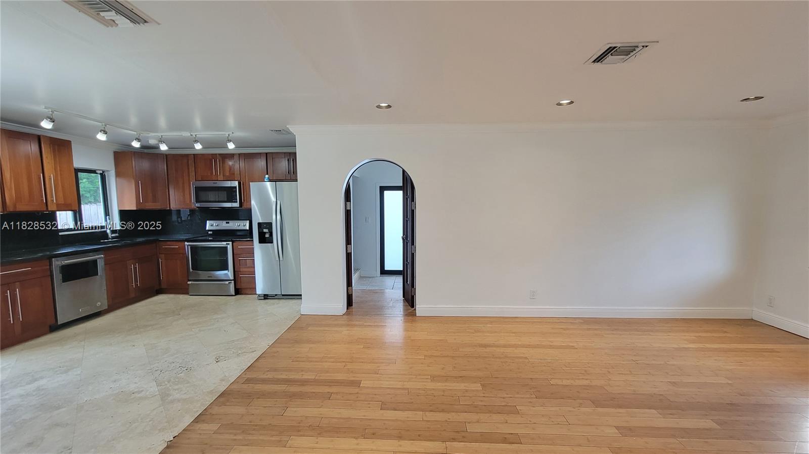 Property photo # 4