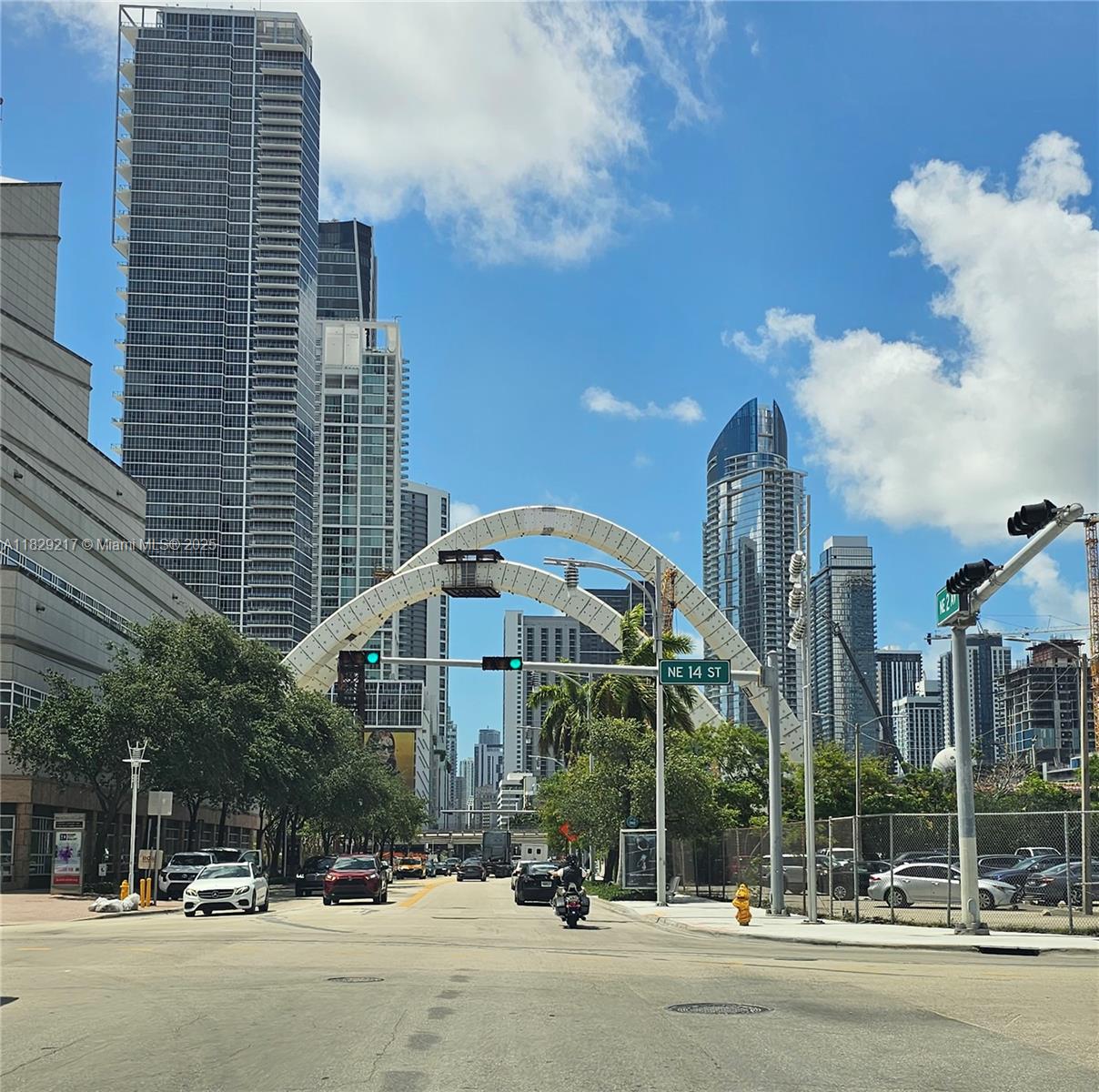 Condo for Sale in Miami, FL
