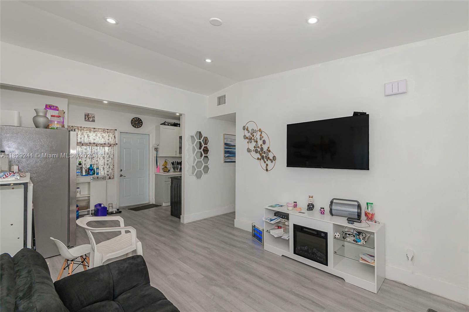 15955 W Bunche Park Dr, Miami Gardens, Florida image 7