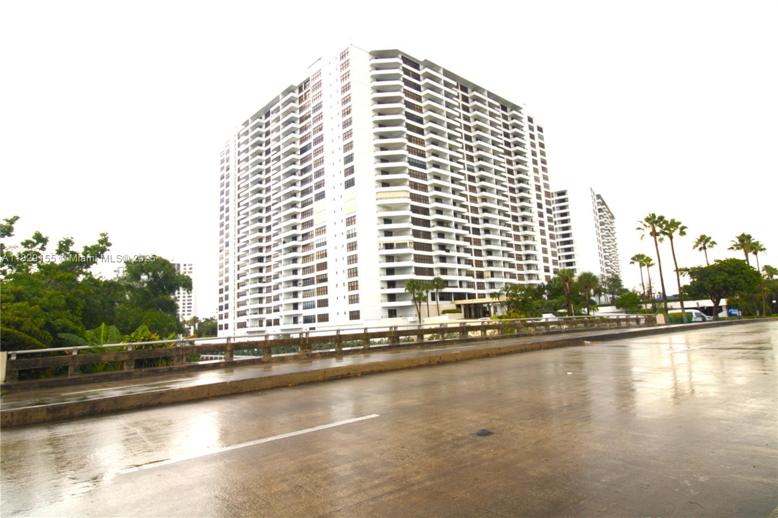 2500 Parkview Dr #312, Hallandale Beach, Florida image 2