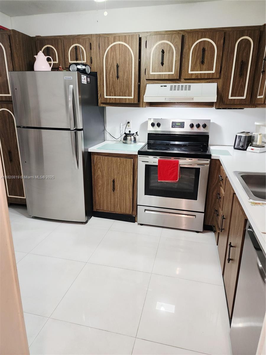 2541 Aragon Blvd #105, Sunrise, Florida image 17