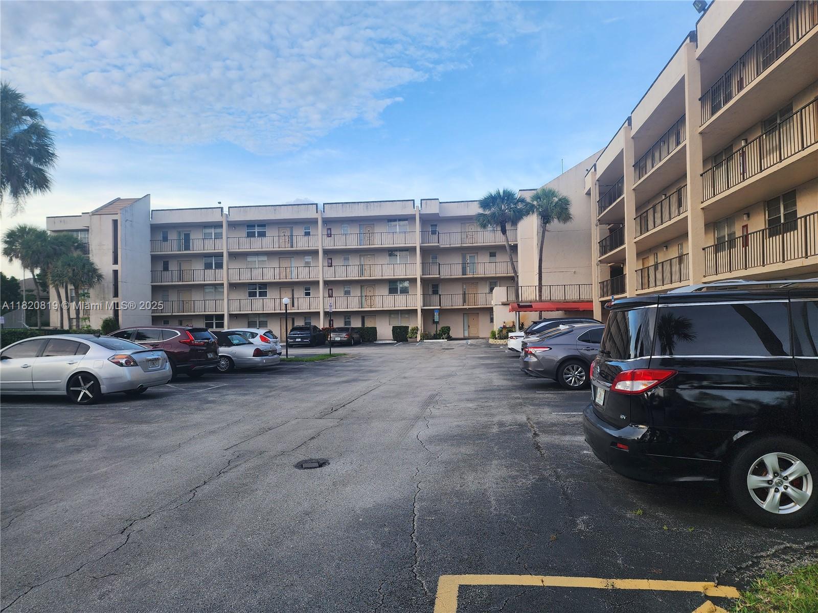2541 Aragon Blvd #105, Sunrise, Florida image 8
