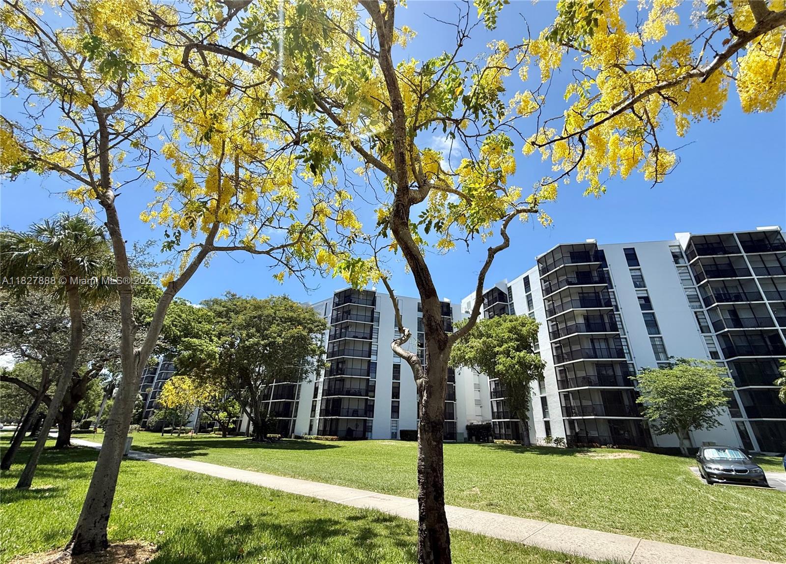 3475 N Country Club Drive #501, Aventura, Florida image 1