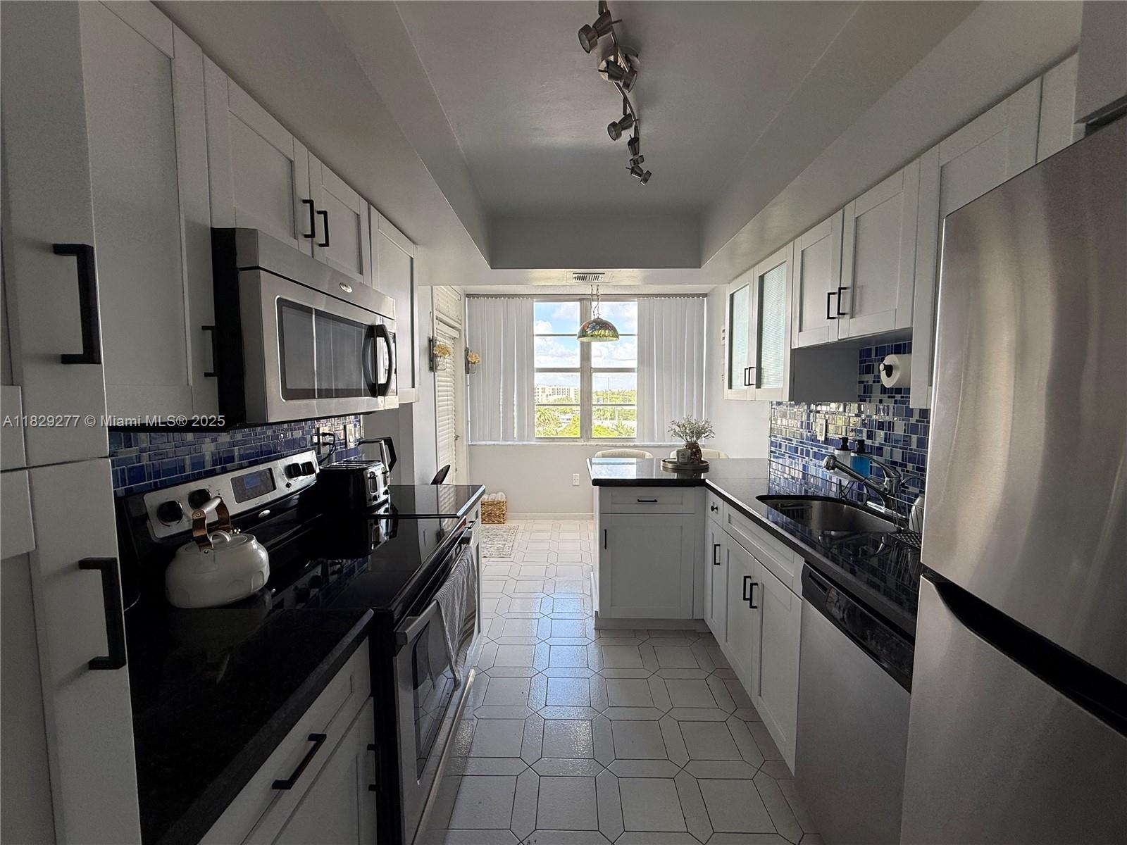 18011 Biscayne Blvd #805, Aventura, Florida image 4
