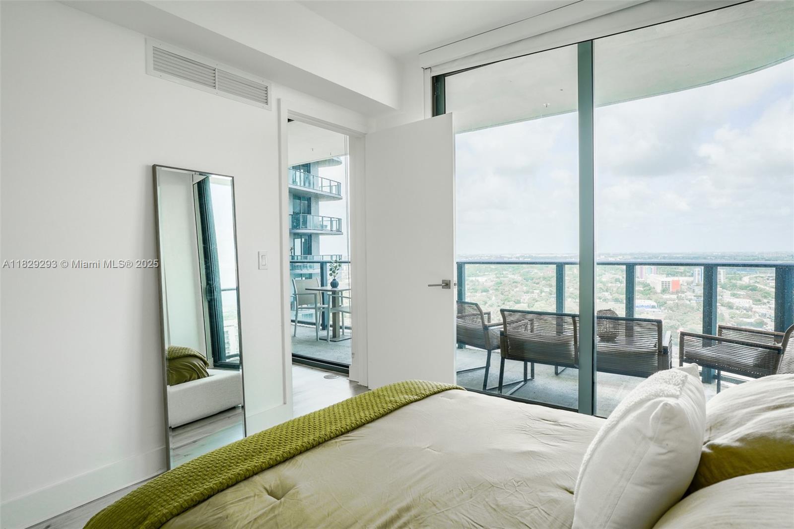 121 NE 34th St #2711, Miami, Florida image 13