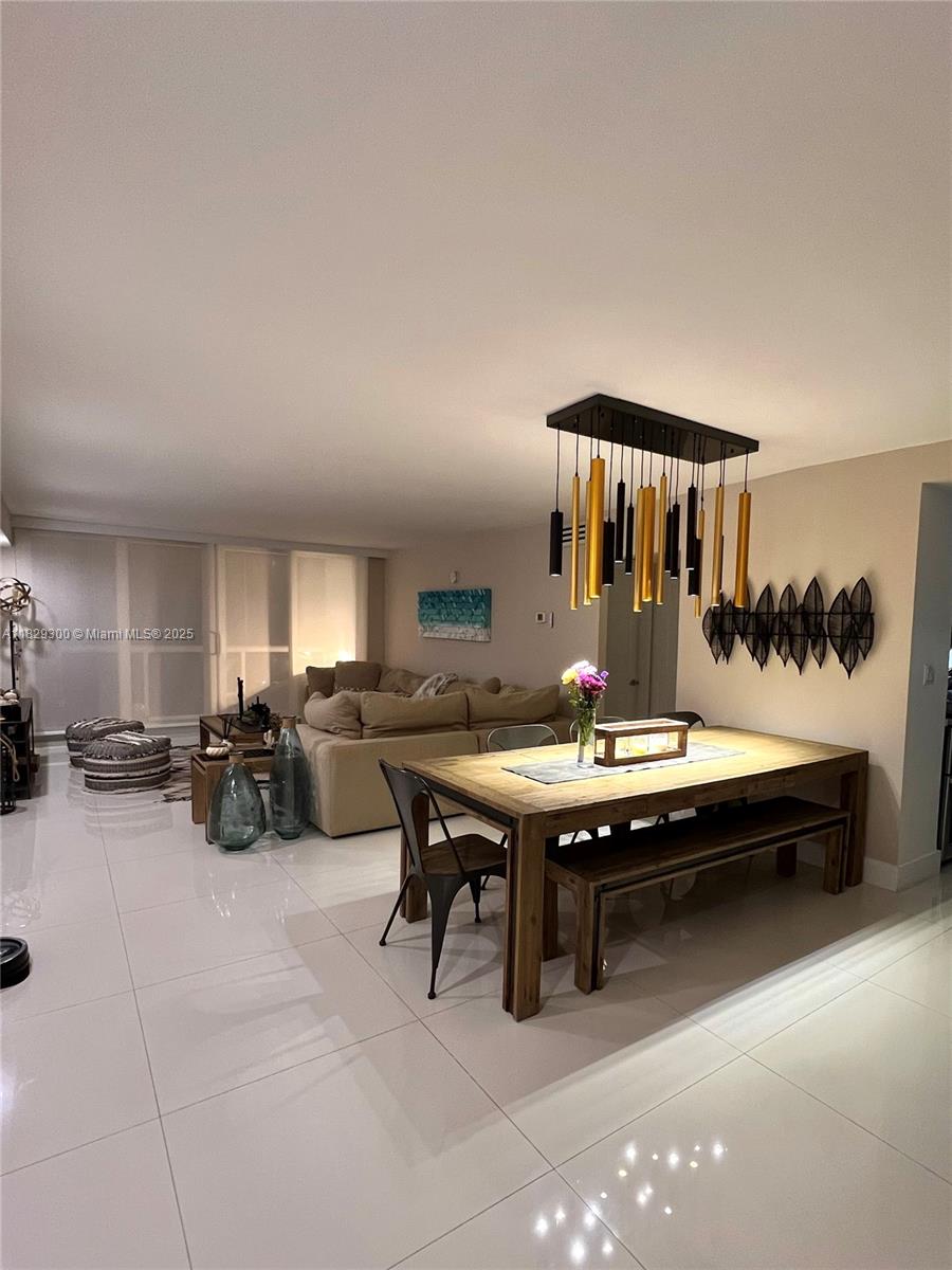 Residential, Miami Beach, Florida image 14